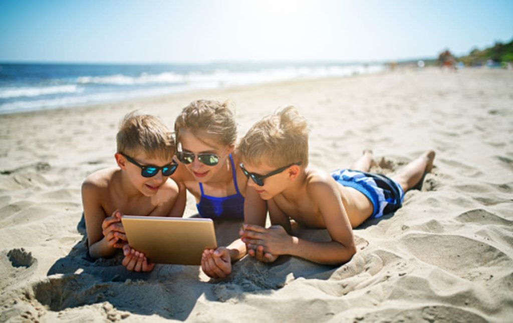 tablet-spiaggia-bambini